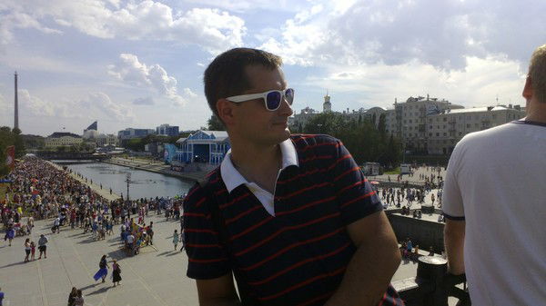 Стас Артамонов