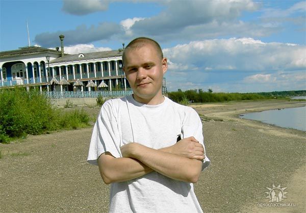 Артем Николаев