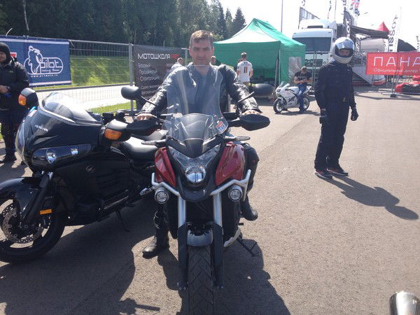 Виталий Калов