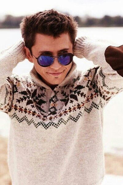 Павел Прилучный(Оф.стр.)