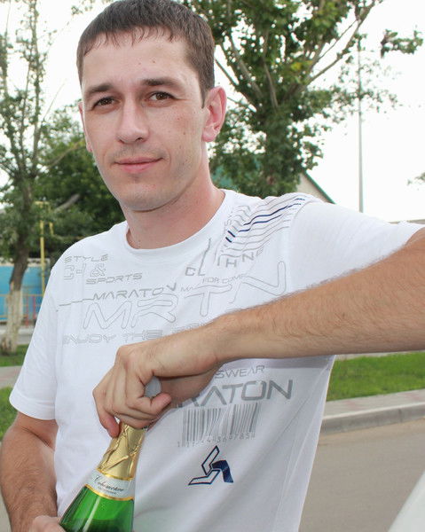 Дмитрий ********