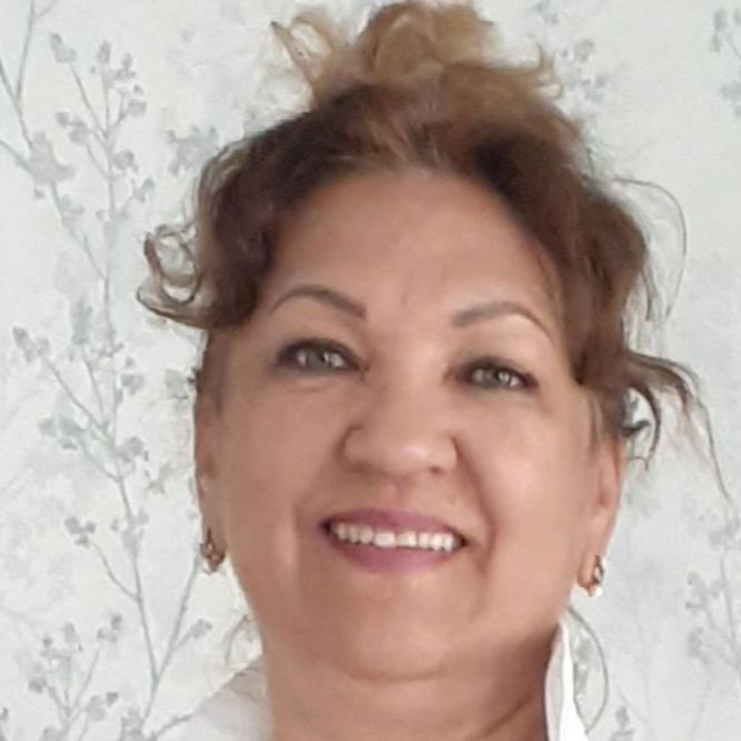 Аля Товстик