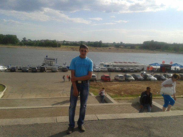 Динис Акмалов