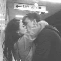 Вика Литвинова