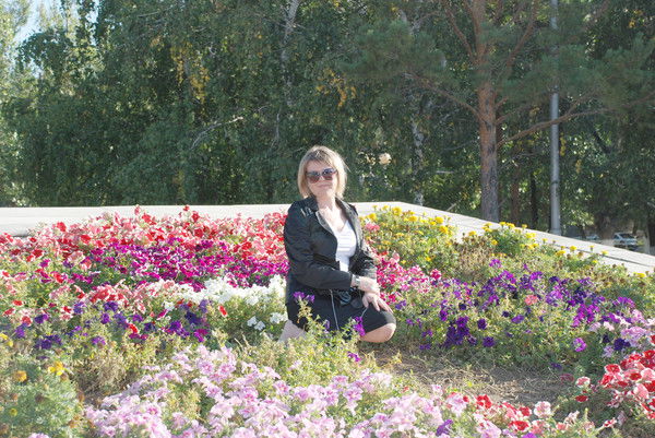 Люба Томникова