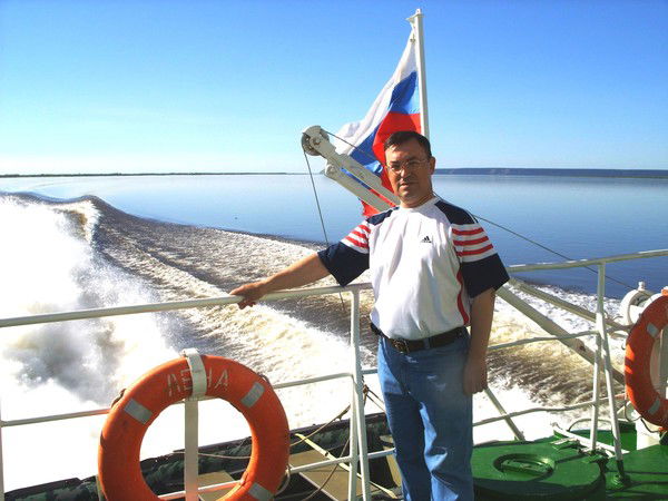 Виктор Мельников