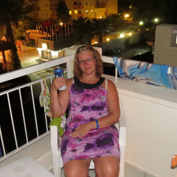 Лариса Комарова