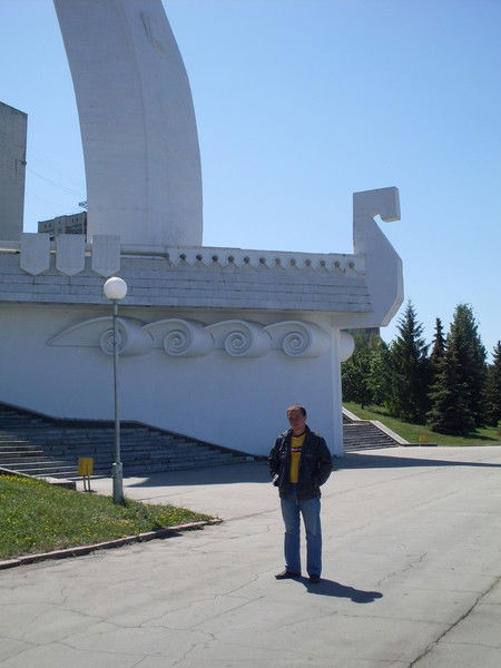 Олег Михайлов