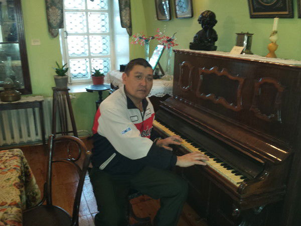 Сан-Саныч Дунынбеков