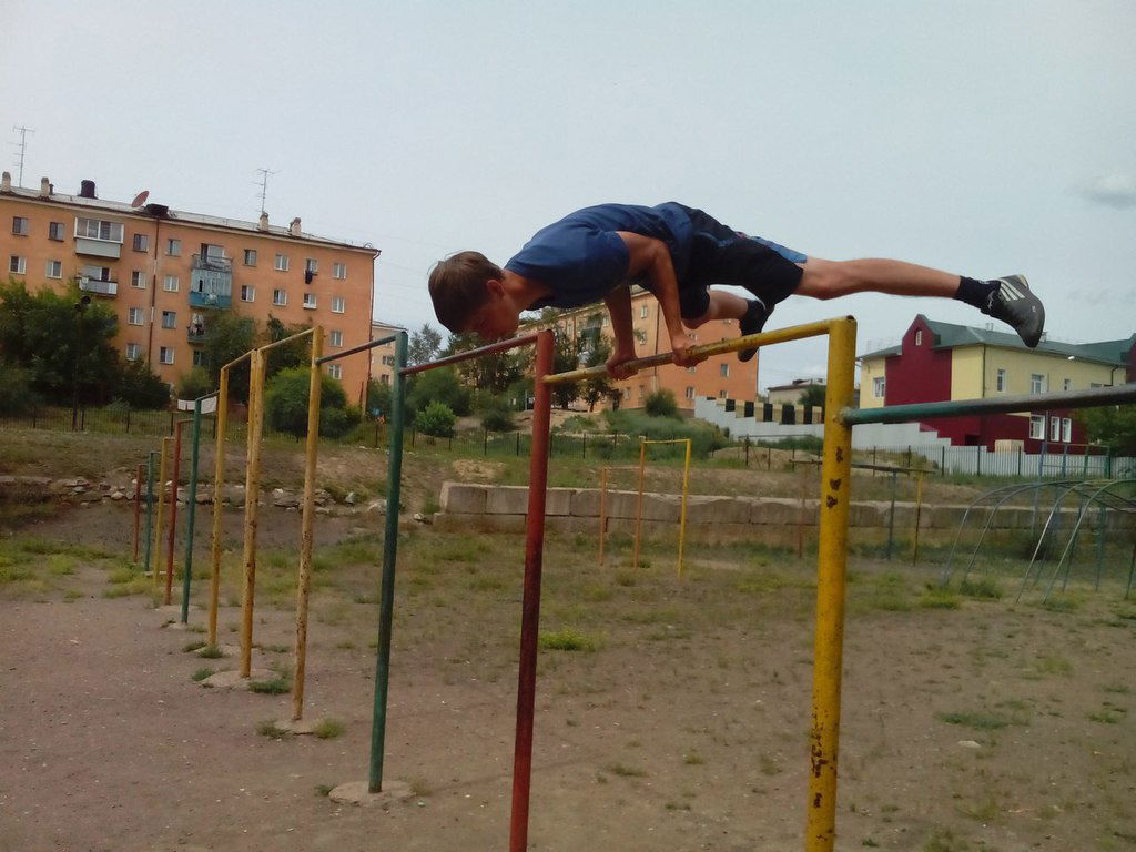 Александр Захаров