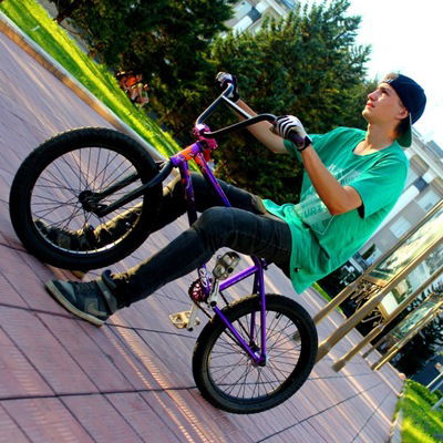 Женя Волков