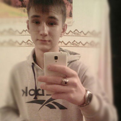 Евгений Лавров