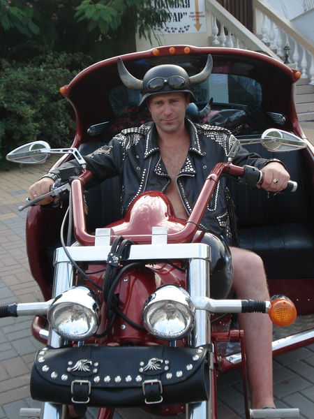 Максим Иванов