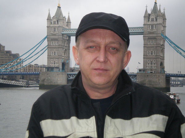 Александр Лещенко