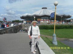 Оля Комарова