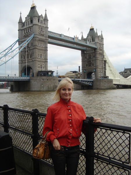 Оля Землякова