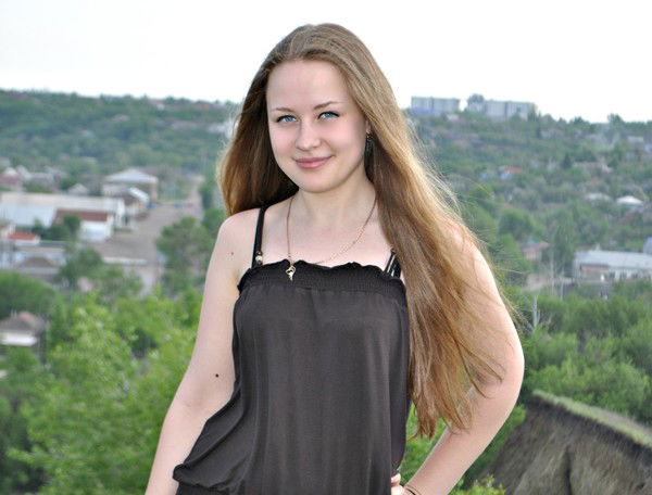 Лена Дёмина