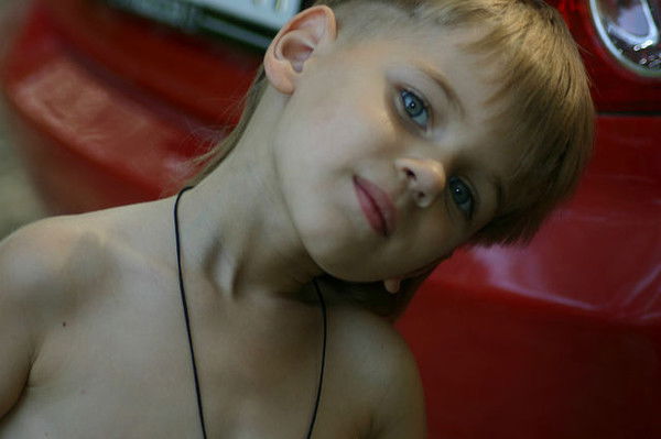 Анжела Дэнэилэ