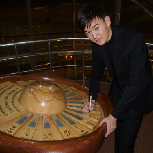 Алишер Т?рсын