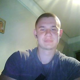 Денис Нестеренко