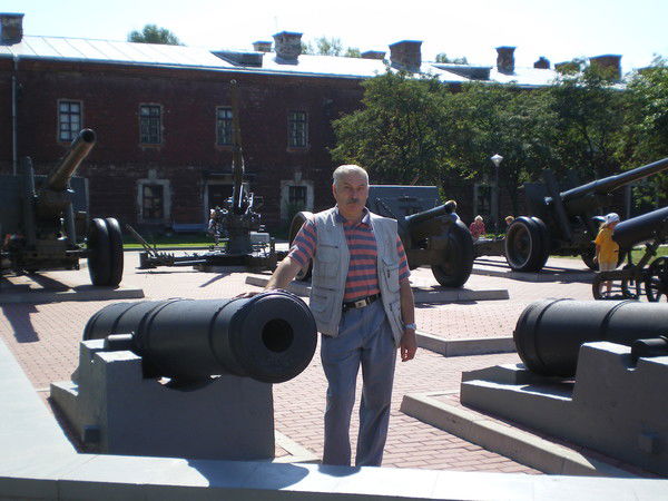 Николай Кобзарь