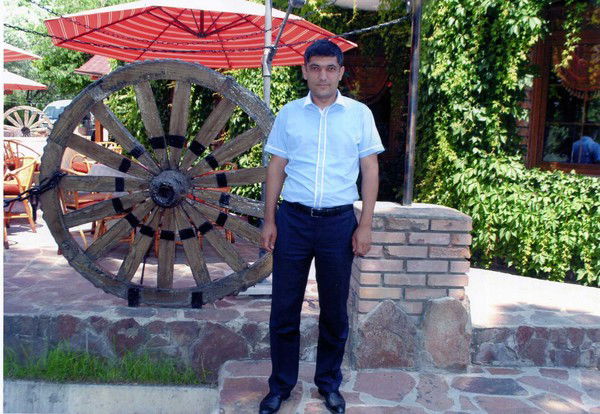 Инъомжон Узоков