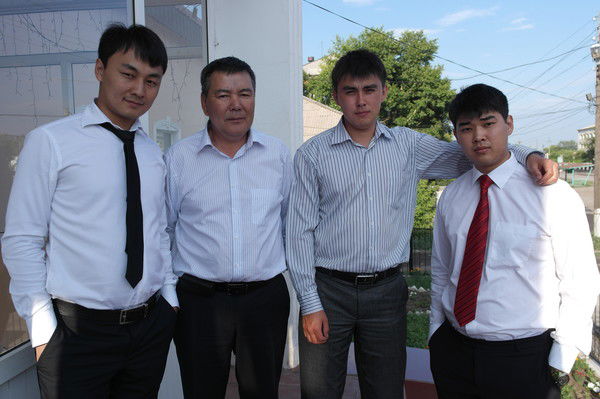 Дамир Анешов