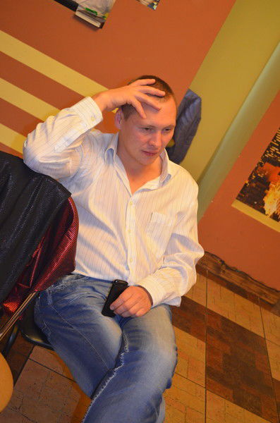 Олег Новиков