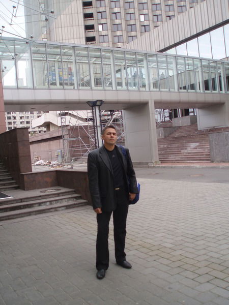 Виталий Иванов