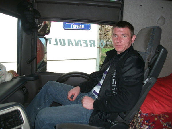 Дмитрий Комаров