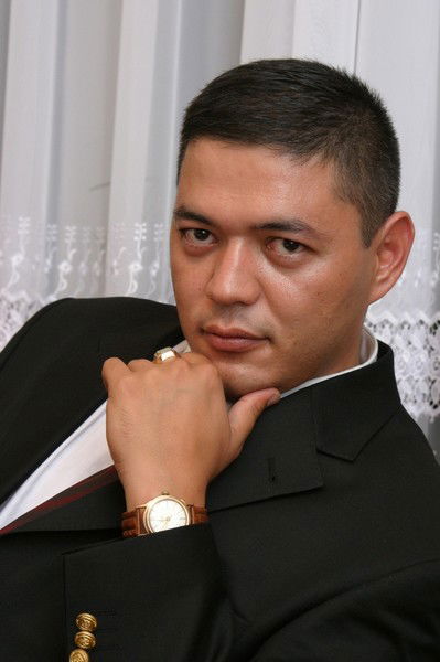 Тахир Холов