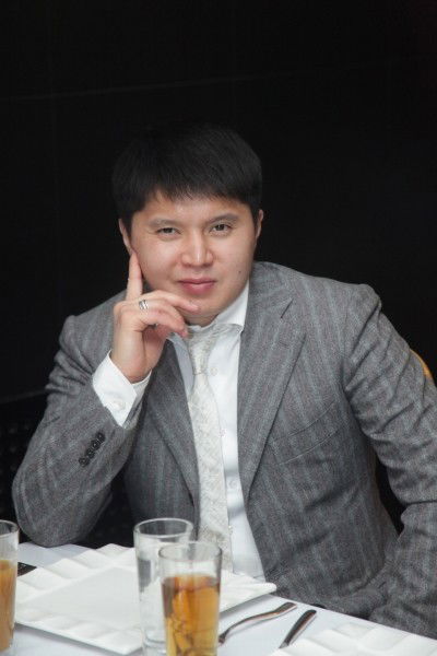 Данияр Есин