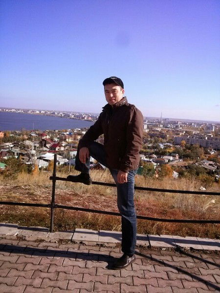 Алмас Исаханов