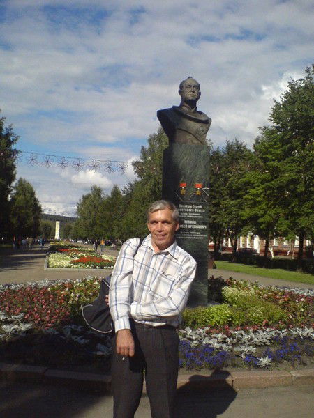 Юрий Колесников