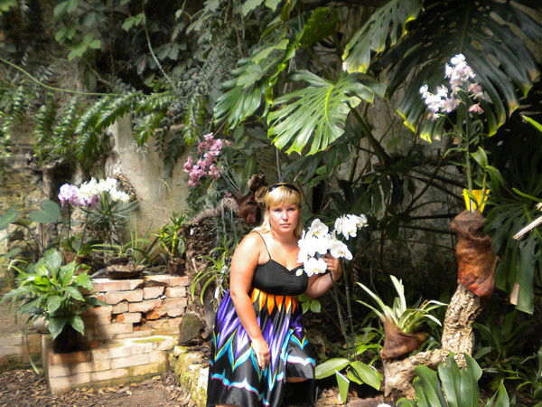 Влада Белая