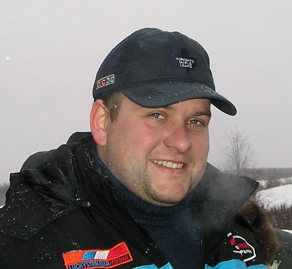 Денис Попов