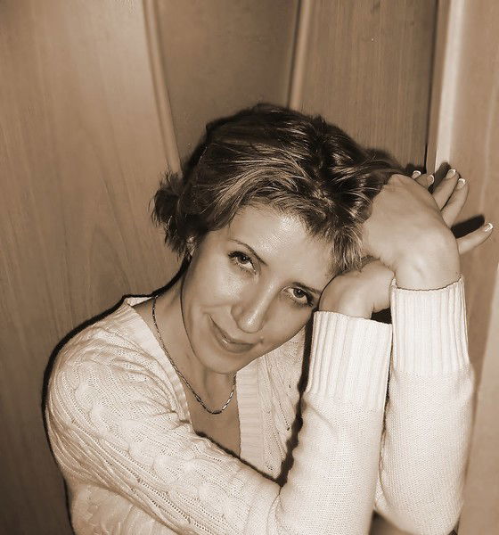 Елена Лемос