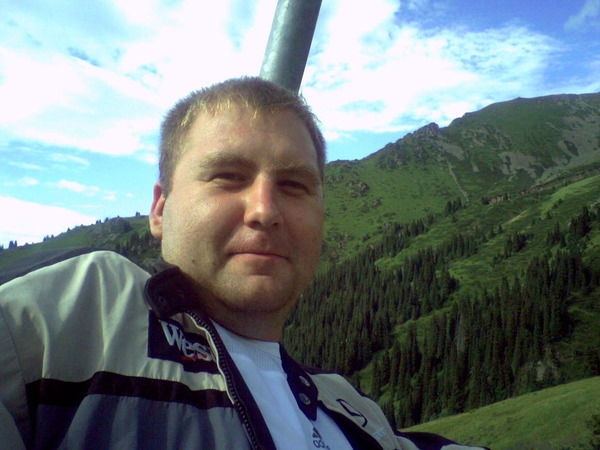 Максим Попков