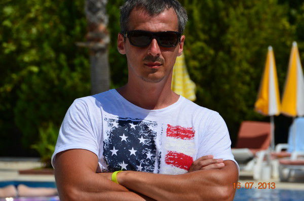 Владислав Стеценко