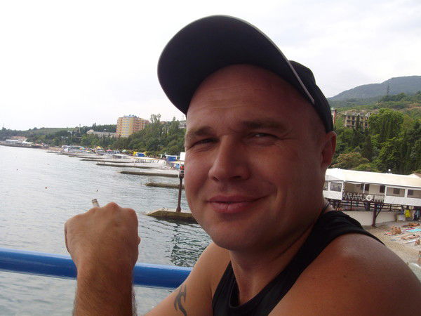 Роман Купин