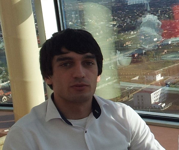 Ислам Алишаев