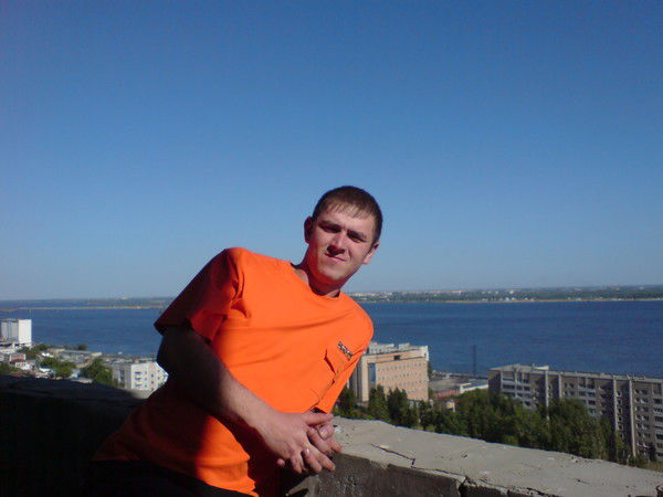 Виталий Комаров