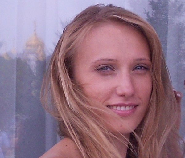 Нелли Попова