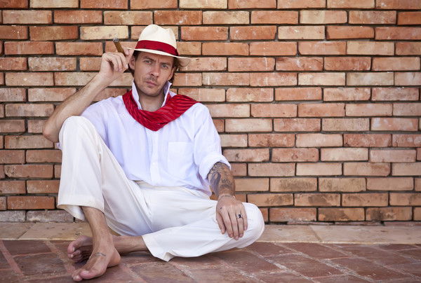 Александр Ларионов