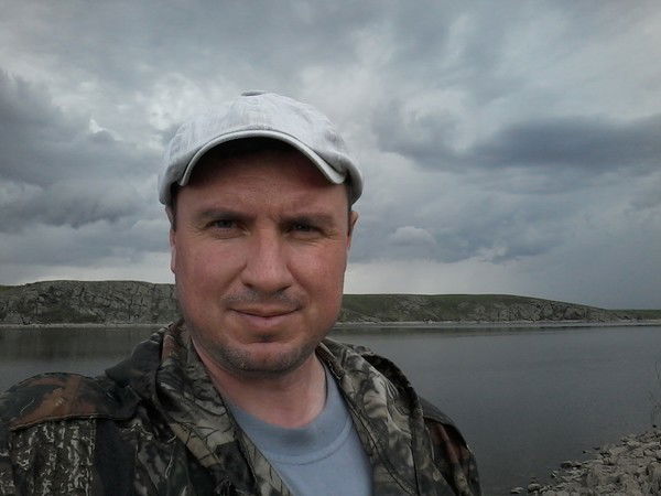 Александр Емельянов