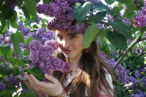 Алена Момджи