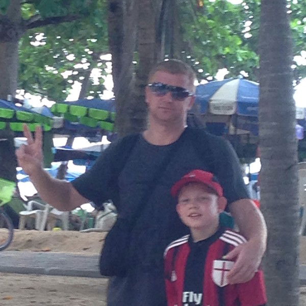 Александр Леонтьев