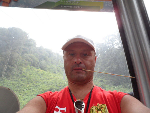 Александр Саратовцев