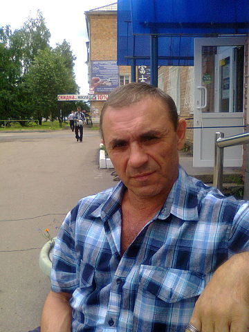 Леонид Мельник