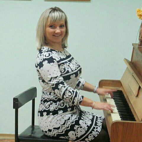 Елена Романова